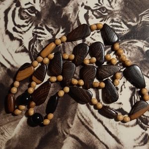 Vintage • '80s wooden beaded necklace